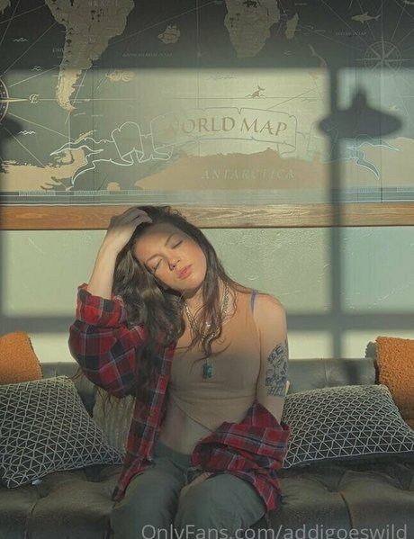 Addi modèles nus photo