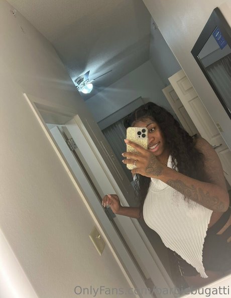 déshabillage onlyfans art chaud galeries