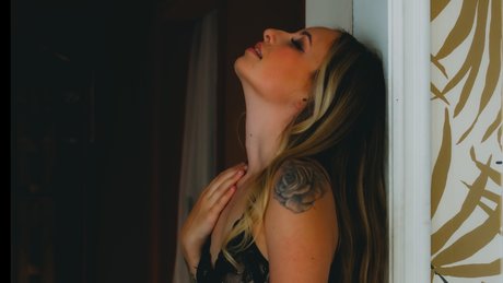 Caliwife13 actrice adulte galeries