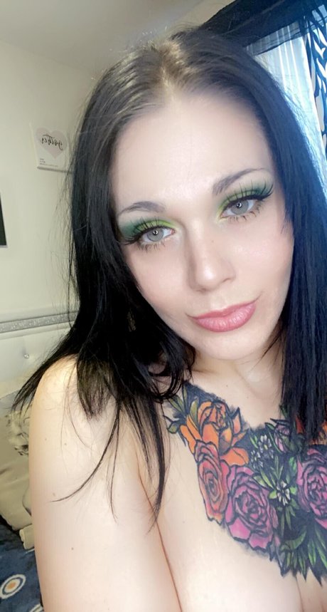 Serenity Smith étoile nue galeries