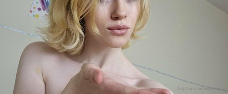 petiteelise xcx modèle nu collection