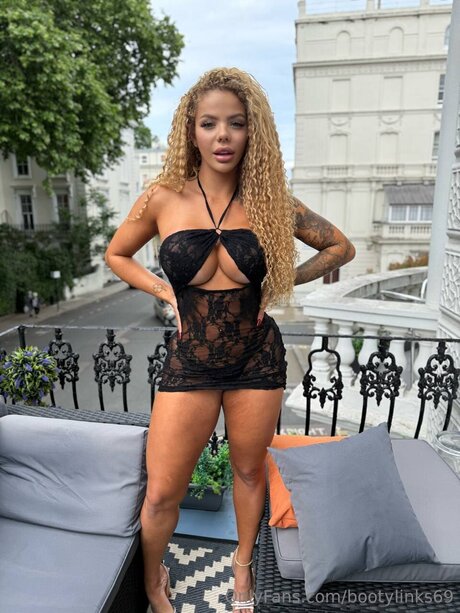 Bootylinks69 étoile xxx photo