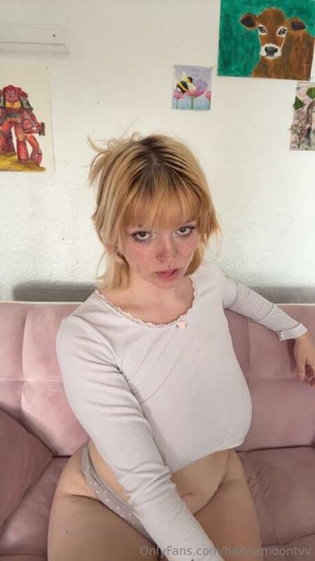 Hannamoontvv star du porno sympa photos