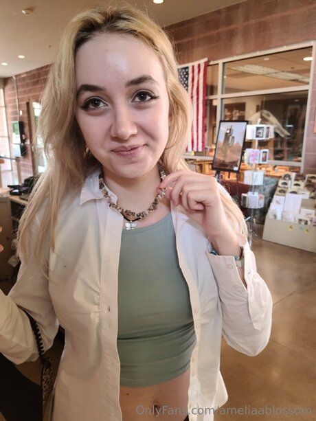 Ameliaablossom star du porno chaud photos