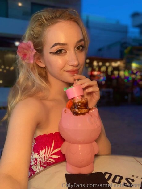 Ameliaablossom modèle érotique photo