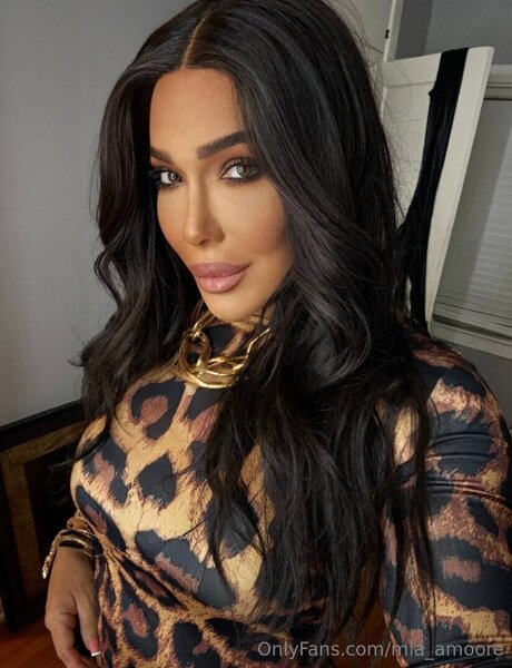 Mia Amoore star du porno en haute qualité images