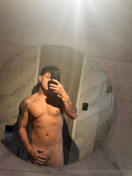 Luchotoyboy modèle érotique img