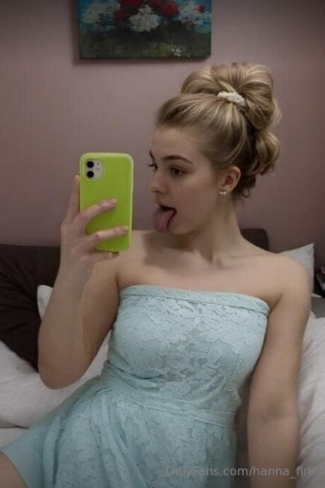 Hanna Fire star du porno adulte des photos