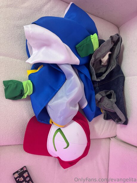 Evangelita étoile nue archive