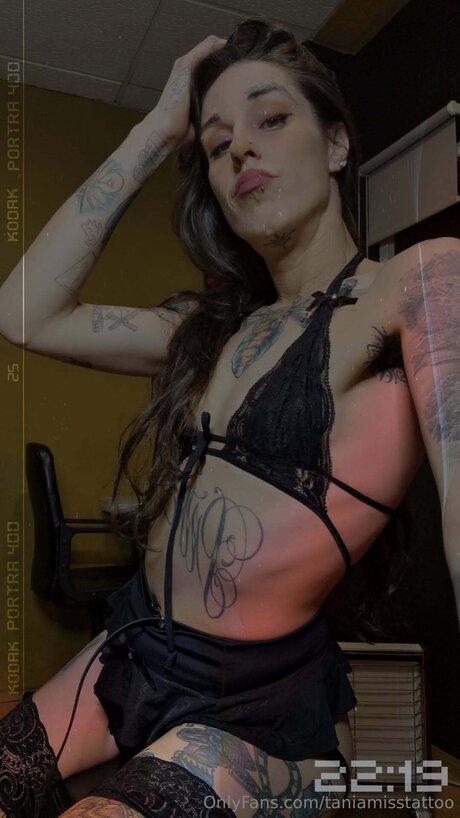 Taniamisstattoo top star des photos