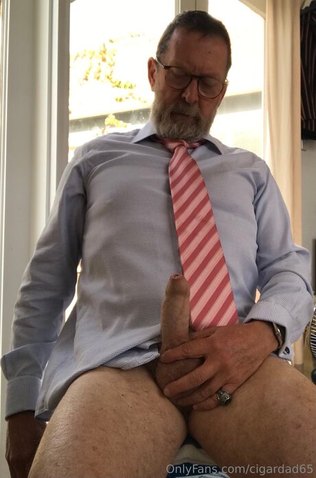 Cigardad65 modèle hd photos