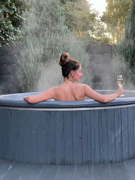 Hotwife Ua art de star du porno image