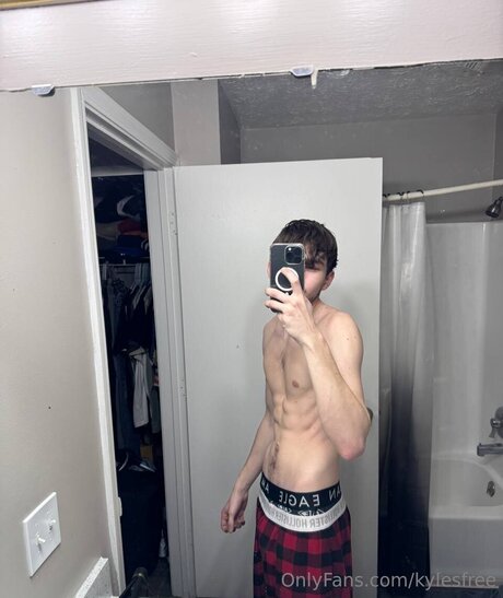 Kylesfree modèle pornographique img