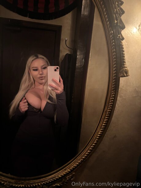 Kyliepagevip star du porno de haute qualité galerie