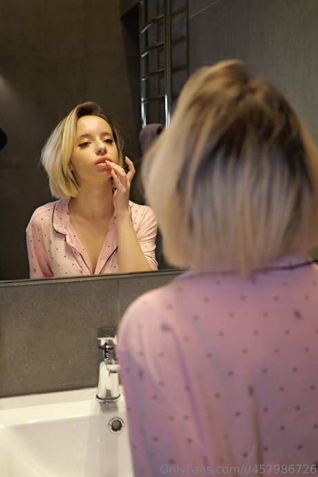 Little Evelyn actrice adulte galeries