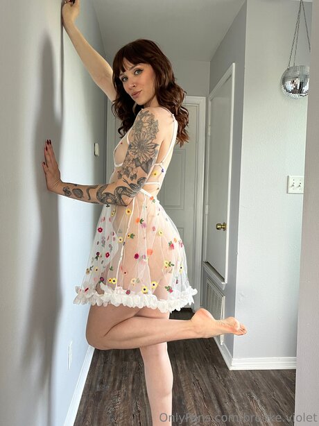 Brooke Violet star du porno de haute qualité images