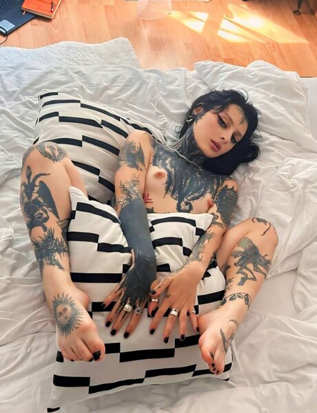 2themoon actrice nue img