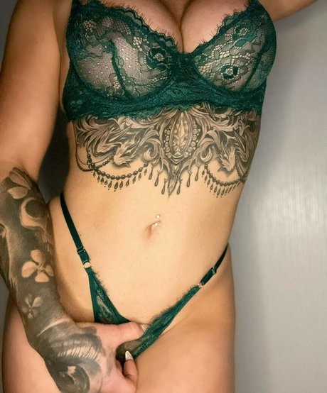 tatouages ​​blonds onlyfans meilleur érotique photos