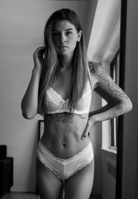 Selena Sstanguay sexe de star du porno des photos