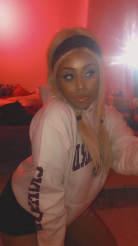 _Goddess Honey 777 modèle magnifique photo