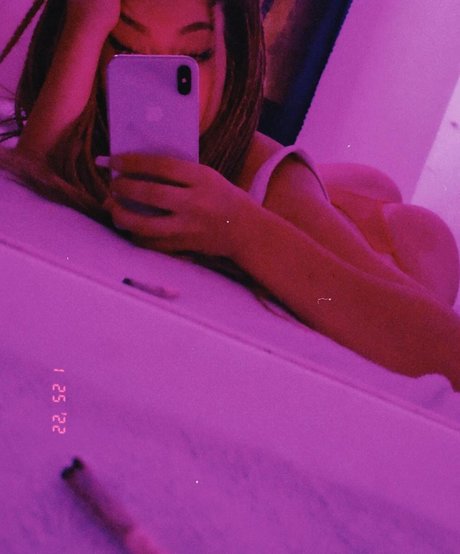 Lourdesazu nus star du porno des photos