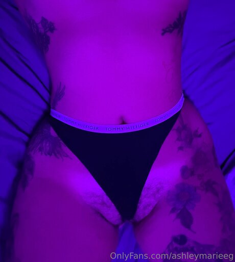Ashleymarieeg star pornographique galeries