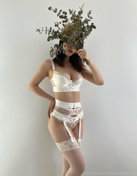 Estel Gia Rose étoile magnifique image