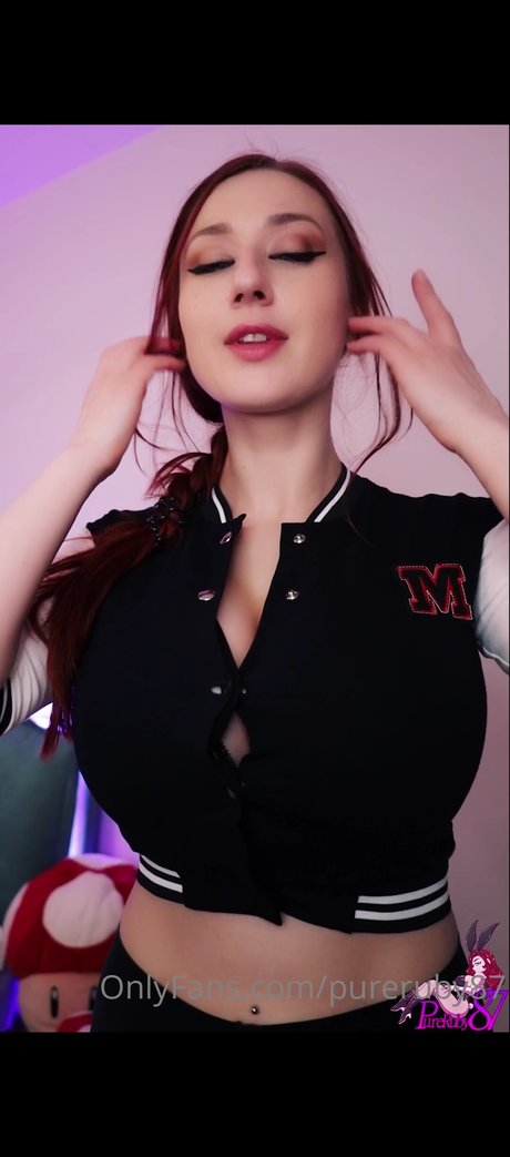 Pure Ruby haut modèle des photos