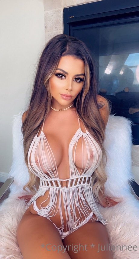 _Juliannee modèle hd photos