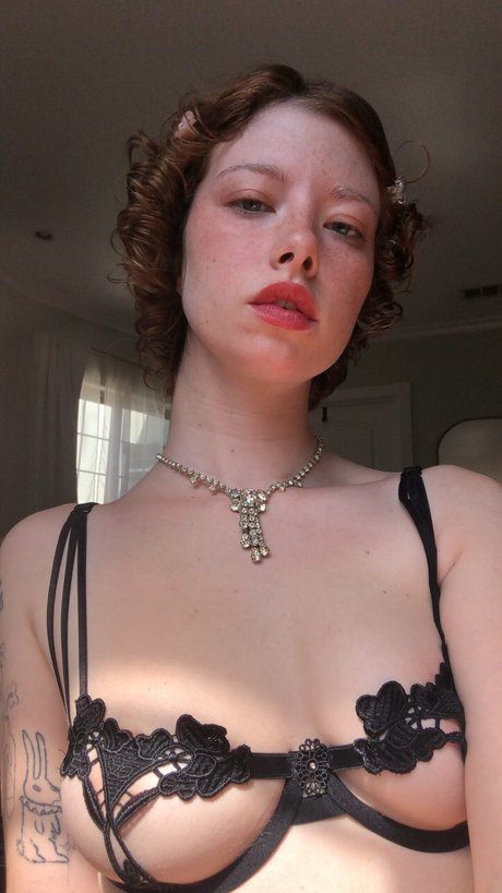 _Chloe Woodard belle étoile images