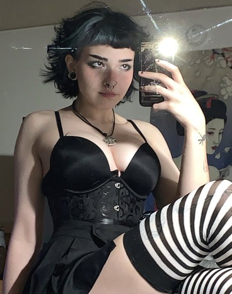 Evilgirll actrice libre image