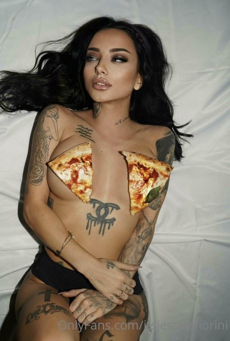 Cherry Rebelle modèle artistique image