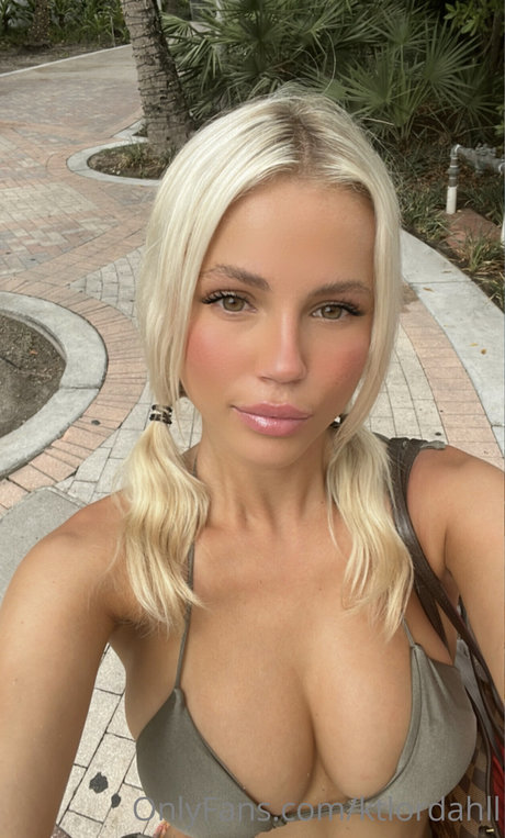 _Kt Lordahl modèle xxx img