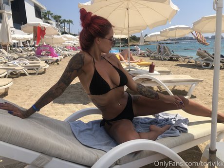 Tori Vikk art star du porno des photos