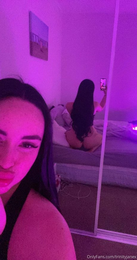 Trinity Jane modèle xxx photos