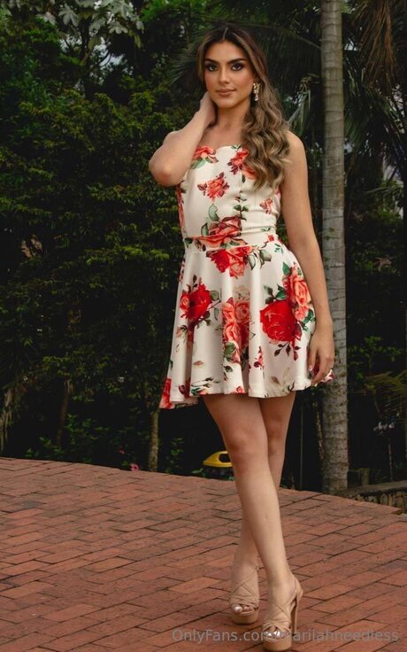 Mariiahneedless actrice porno des photos