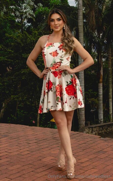 Mariiahneedless sexe star photo