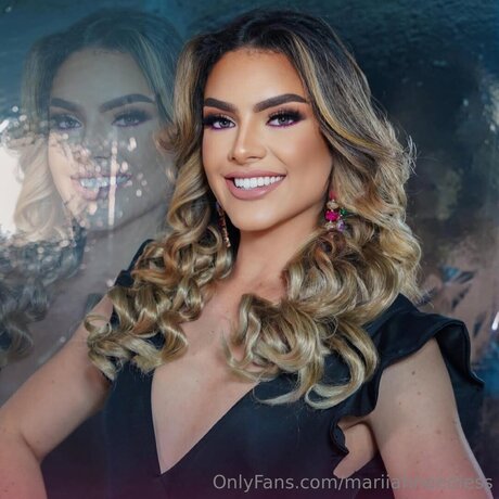 Mariiahneedless star du porno chaud image