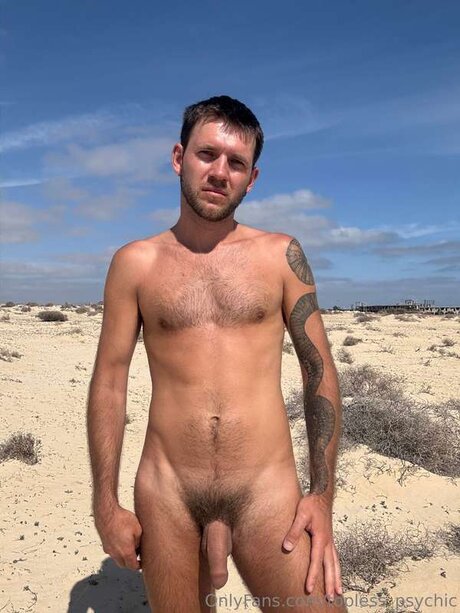 Topless Psychic star érotique img