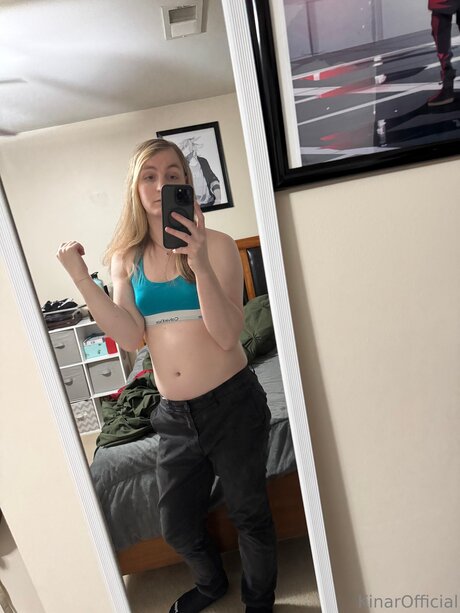 Kinarofficial étoile érotique images