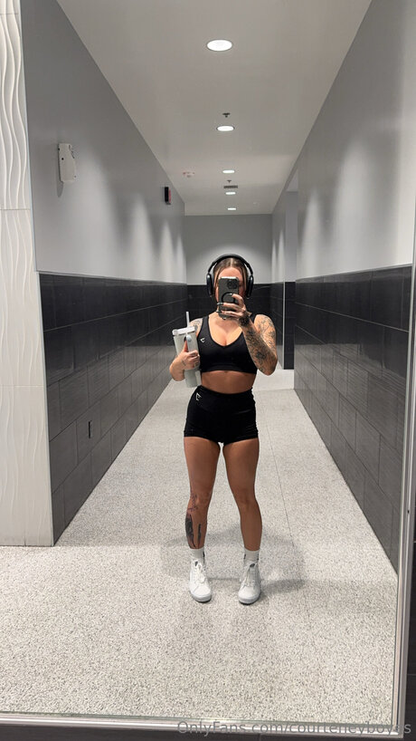 Courteneyboyes actrice érotique archive