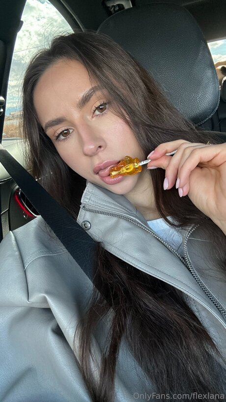 Flexlana actrice sexy galeries