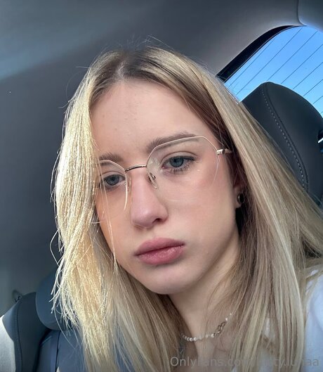 Lusty Lunaa star du porno adulte img