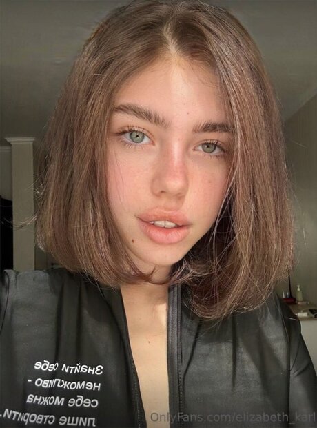 Shymily actrice sexy des photos