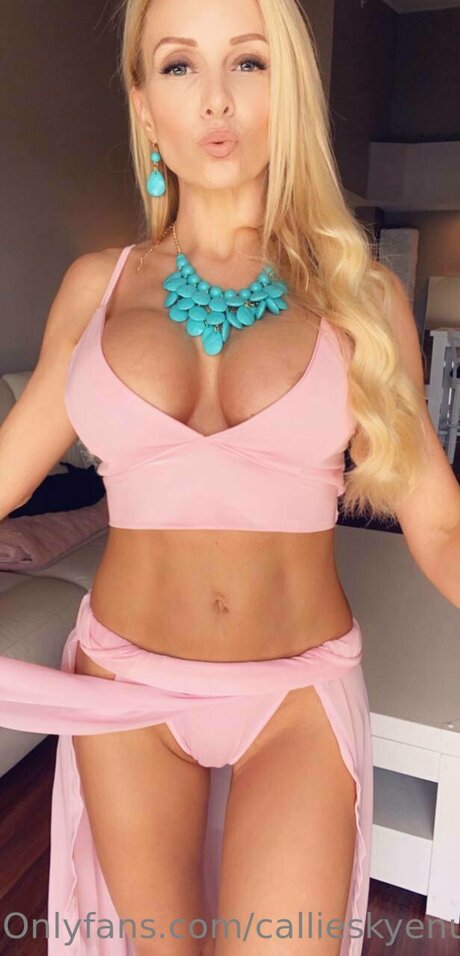 Callieskyenude star érotique galeries