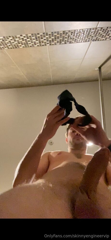Skinnyengineervip star du porno sympa image