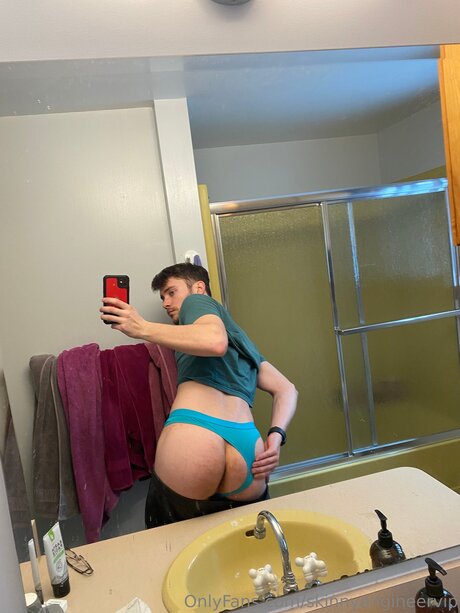 Skinnyengineervip top star image