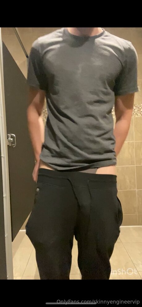 Skinnyengineervip star pornographique photos