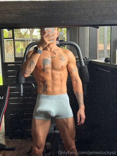 Jamesluckysz star du porno chaude archive