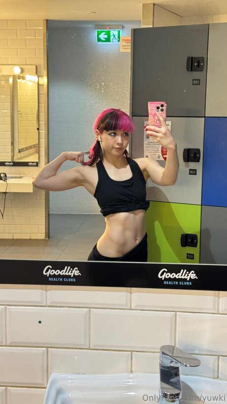 Yuwki actrice pornographique archive